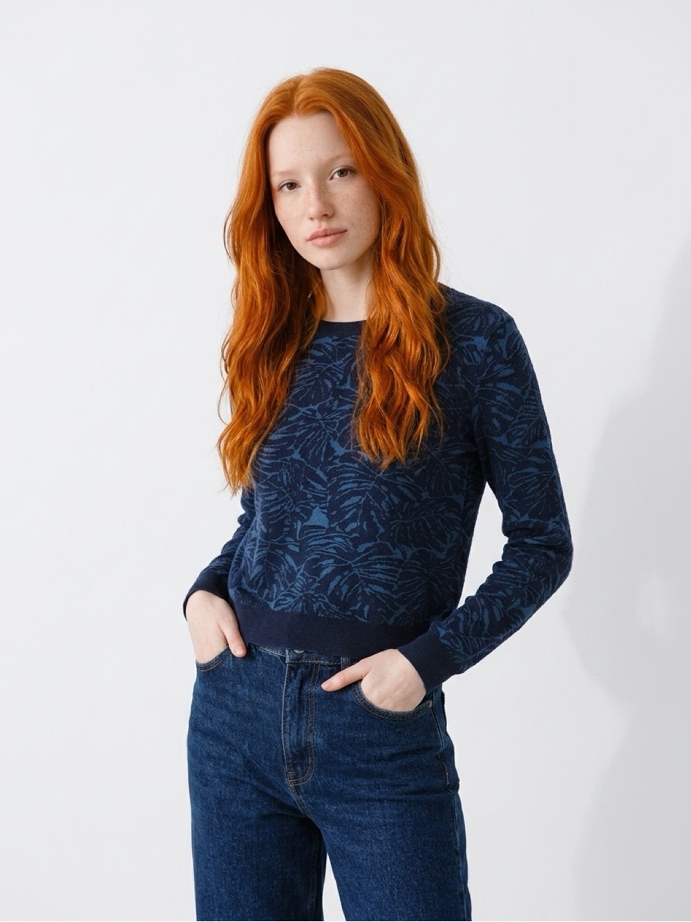 Zara Knit Navy Blue Leaf-Print Crewneck Sweater Fits Like a Small